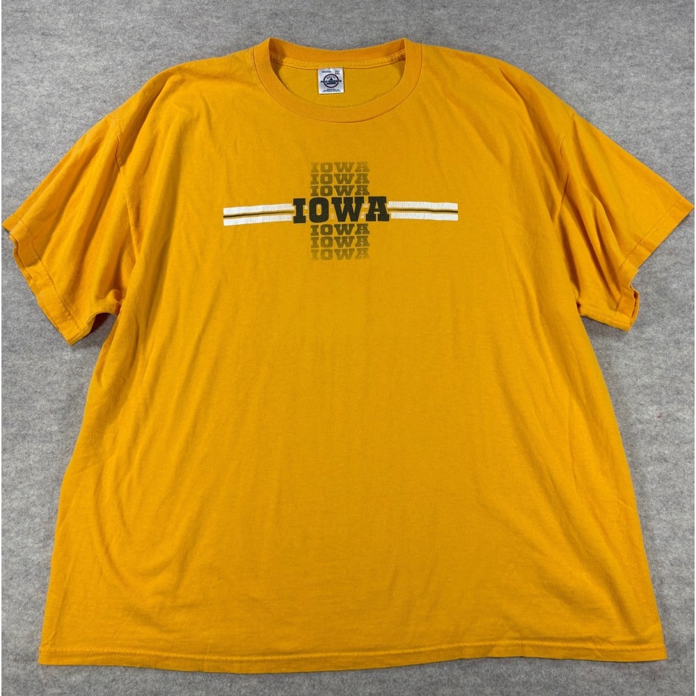 Delta Pro Weight Iowa Hawkeyes T-Shirt Mens 2XL Gold Graphic Tee Short Sleeve